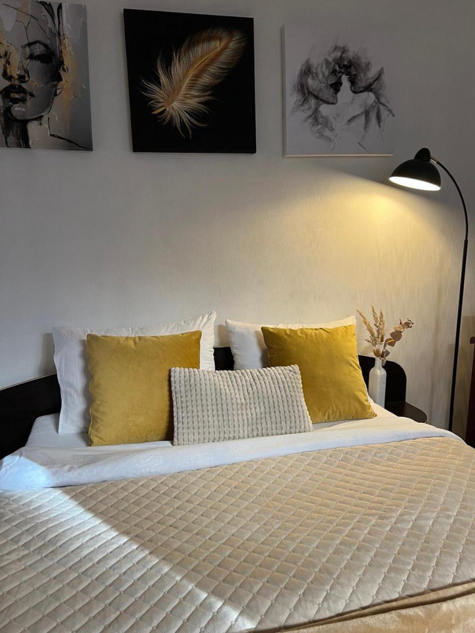 Cozy Apartment Near The Lviv National Opera Exterior foto